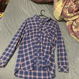 this is a women XL flannel. The material is a bit thin.